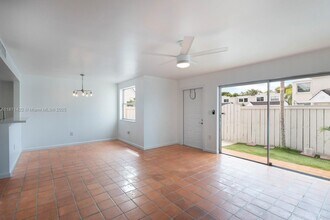6855 SW 45th Ln in Miami, FL - Building Photo - Building Photo
