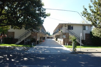 3060-3070 Moorpark Ave in San Jose, CA - Building Photo - Building Photo