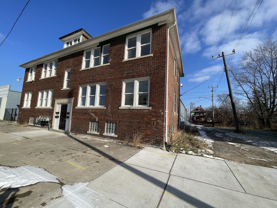 3548 St Clair St in Detroit, MI - Building Photo