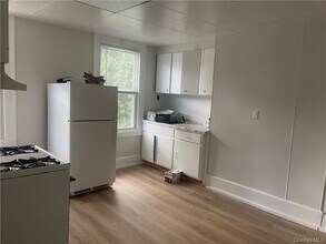 8 Mansion St in Poughkeepsie, NY - Building Photo - Building Photo