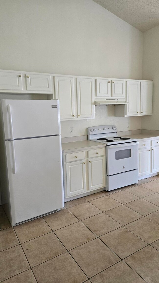 737 SW Jordin Ave in Port St. Lucie, FL - Building Photo - Building Photo