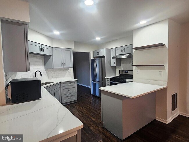 14363 Long Channel Dr in Germantown, MD - Building Photo - Building Photo