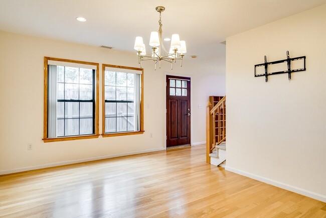 210 Broadway in Everett, MA - Building Photo - Building Photo