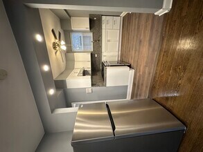2501 W Cullom Ave in Chicago, IL - Building Photo - Building Photo