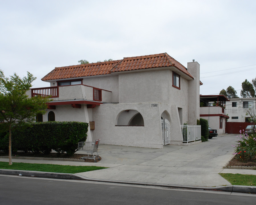 7782 Speer Ave in Huntington Beach, CA - Building Photo