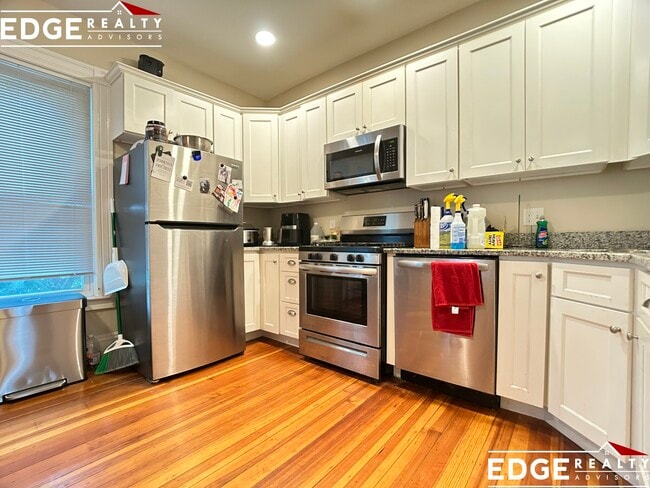 29 Sparhawk St, Unit 2