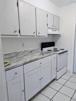 1830 Sheridan St in Hollywood, FL - Building Photo