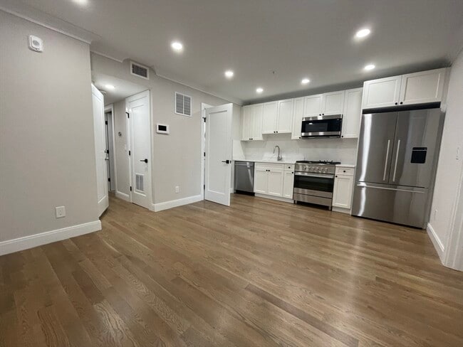 12 Lopez Ave in Cambridge, MA - Building Photo - Building Photo