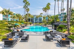 Ocean Club in Redondo Beach, CA - Building Photo