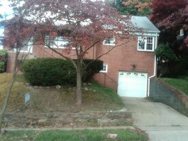 4619 Edgefield Rd in Bethesda, MD - Building Photo