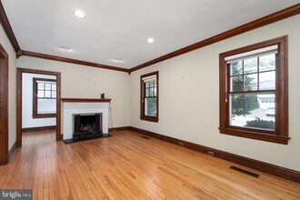 12 Sergeant St in Princeton, NJ - Building Photo - Building Photo