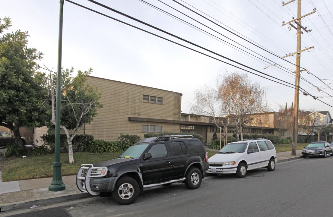 580 Buena Vista Ave in Alameda, CA - Building Photo