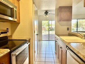 6536 Calle La Paz in Tucson, AZ - Building Photo - Building Photo