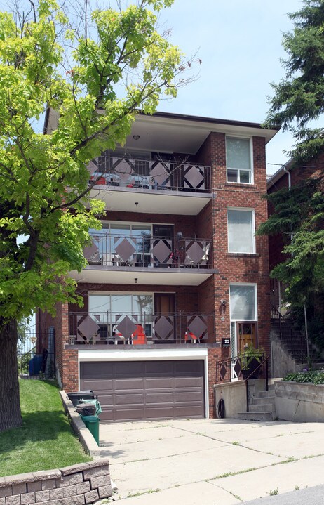 25 Ennerdale Rd in Toronto, ON - Building Photo