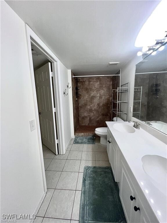 26728 Little John Ct in Bonita Springs, FL - Building Photo - Building Photo