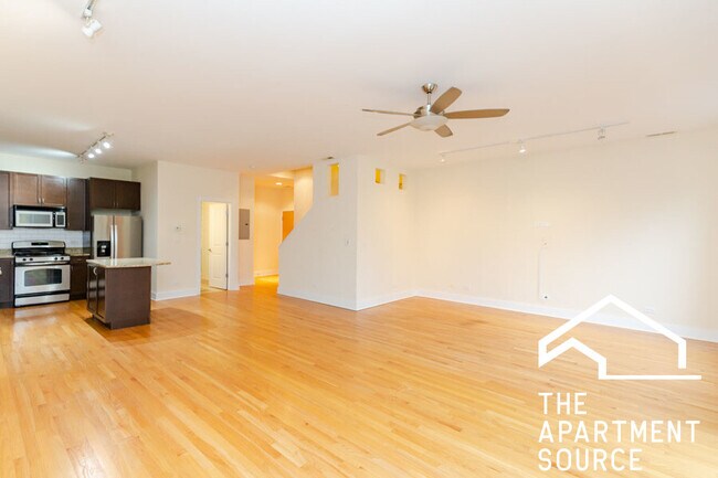 2504 N Willetts Ct, Unit 2D in Chicago, IL - Building Photo - Building Photo