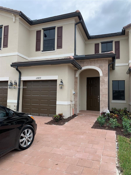 11089 W 34th Ct in Hialeah, FL - Building Photo