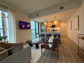 285 NW 32nd St, Unit B2 in Miami, FL - Building Photo