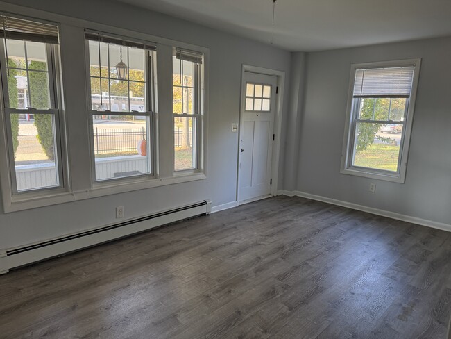 827 Woodward Ave in New Haven, CT - Building Photo - Building Photo