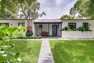 6124 SW 64th Terrace in Miami, FL - Building Photo - Building Photo