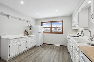 722 McHenry Ave in Crystal Lake, IL - Building Photo - Building Photo