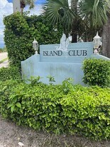 3841 Island Club Cir E in Atlantis, FL - Building Photo