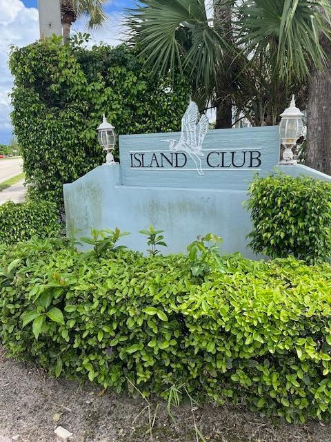 3841 Island Club Cir E in Atlantis, FL - Building Photo