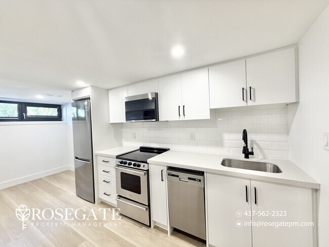 61 Marlin Ct in Newmarket, ON - Building Photo - Building Photo