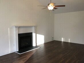 5015 Croftwood Dr in Raleigh, NC - Foto de edificio - Building Photo