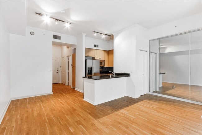 property at 3225 Turtle Creek Blvd
