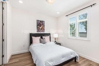 5559 Martinelli Way in Dublin, CA - Building Photo - Building Photo