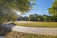 1913 Harrison Park Dr in Atlanta, GA - Foto de edificio - Building Photo