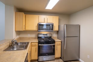 de Tolosa Ranch Apartments in San Luis Obispo, CA - Building Photo