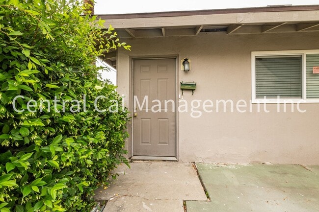 2000-2004 Bank St in Bakersfield, CA - Building Photo - Building Photo