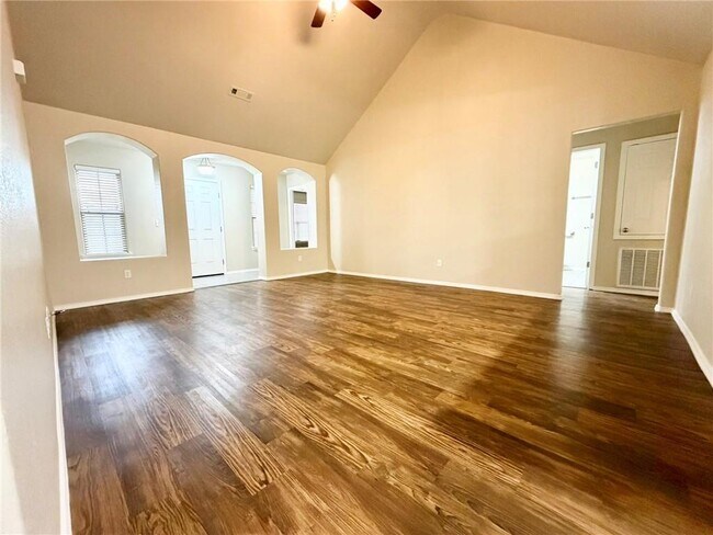 610 Saddlehorn Dr in Centerton, AR - Building Photo - Building Photo