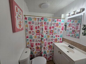 108 W Acheson St in Denison, TX - Foto de edificio - Building Photo