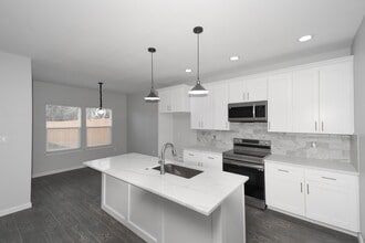 4719 19th St in Bacliff, TX - Building Photo - Building Photo