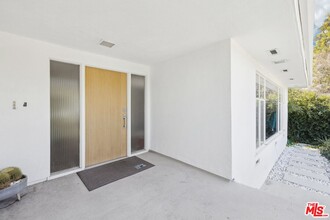 15500 Del Gado Dr in Los Angeles, CA - Building Photo - Building Photo