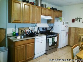 9 Fulkerson St in Cambridge, MA - Building Photo