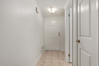 1083 Shadowridge Dr in Vista, CA - Building Photo - Building Photo