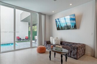 3580 SW 23rd St in Miami, FL - Building Photo - Building Photo