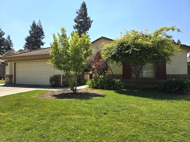 5981 W Pinedale Ave in Fresno, CA - Building Photo - Building Photo