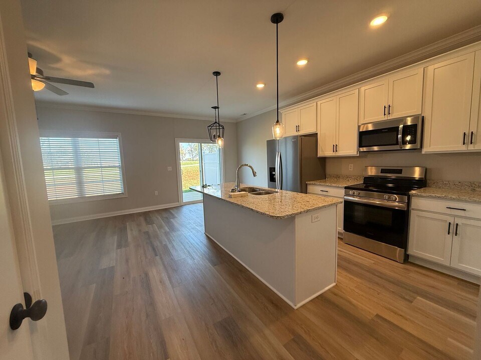 6473 Fortuna Ave in Bowling Green, KY - Building Photo