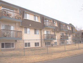 Whispering Pines Apartments in Aurora, CO - Building Photo - Building Photo