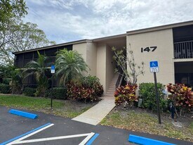 147 Deer Creek Blvd in Deerfield Beach, FL - Building Photo