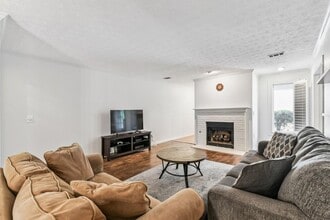 19 Normandy Ct in Atlanta, GA - Building Photo - Building Photo