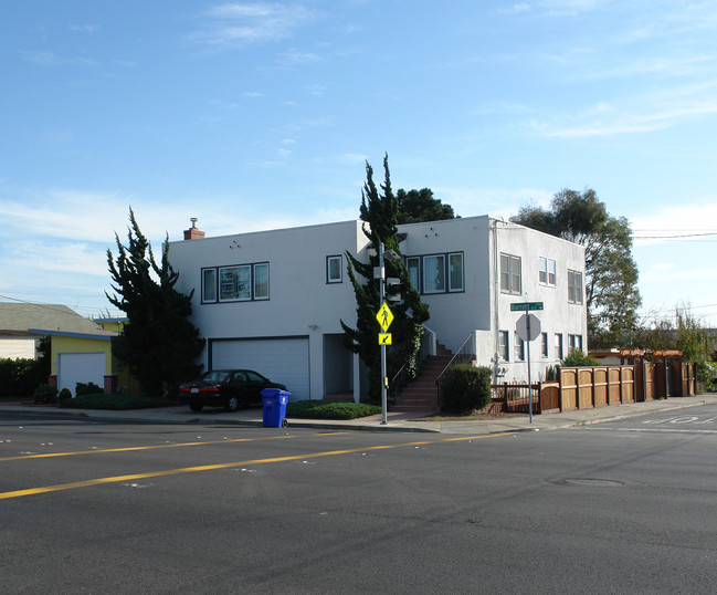 4100 Barrett Ave in Richmond, CA - Building Photo - Building Photo