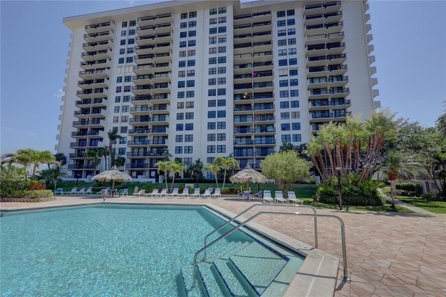 400 Island Way, Unit 308 in Clearwater, FL - Building Photo - Building Photo