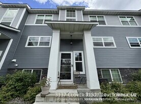 3137 Clover Ridge Dr in Chaska, MN - Building Photo