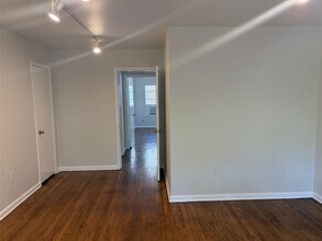 2414 Richton St in Houston, TX - Foto de edificio - Building Photo